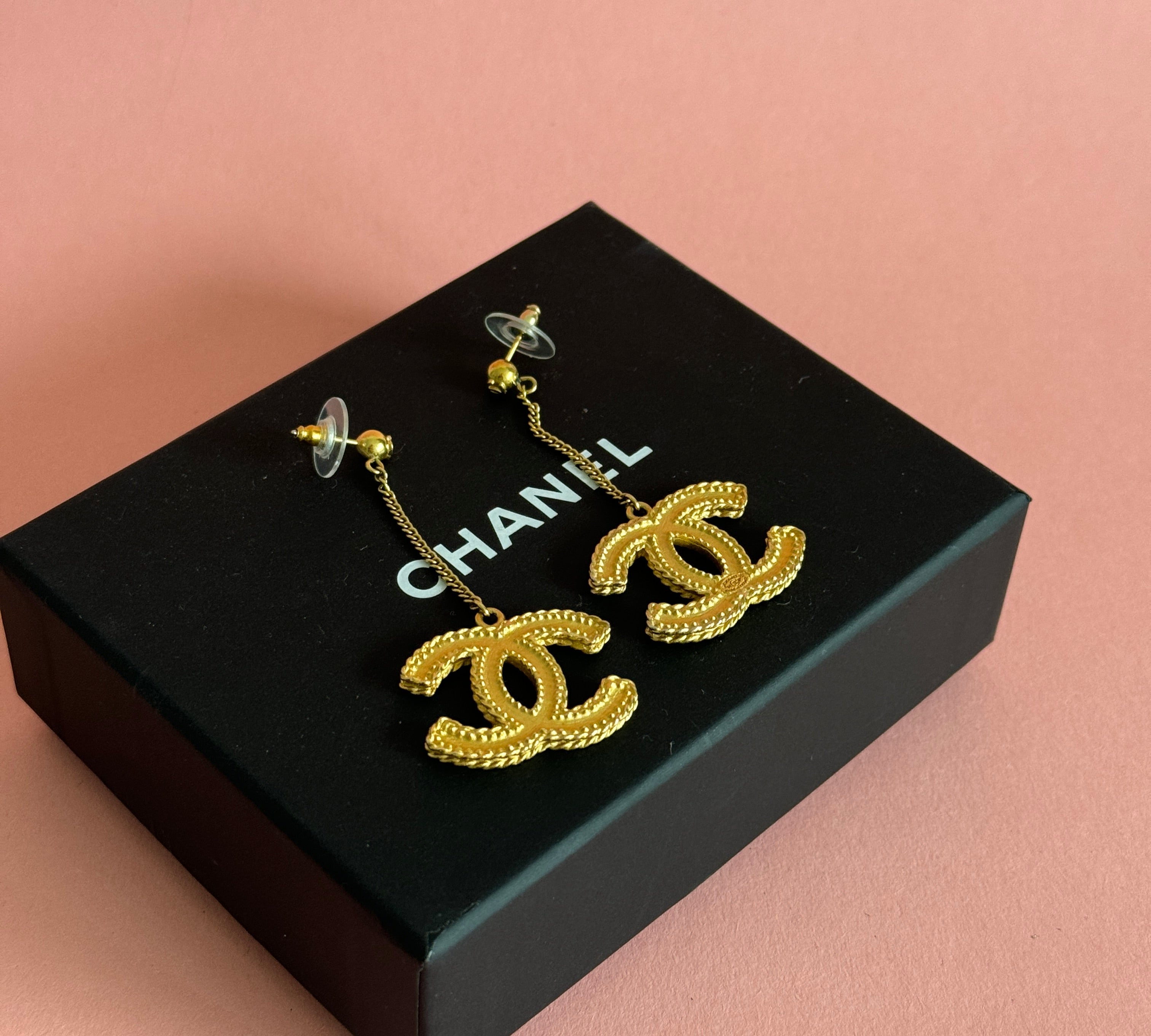 CHANEL ACCESSORIES