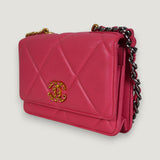 CHANEL WALLET ON CHAIN 19