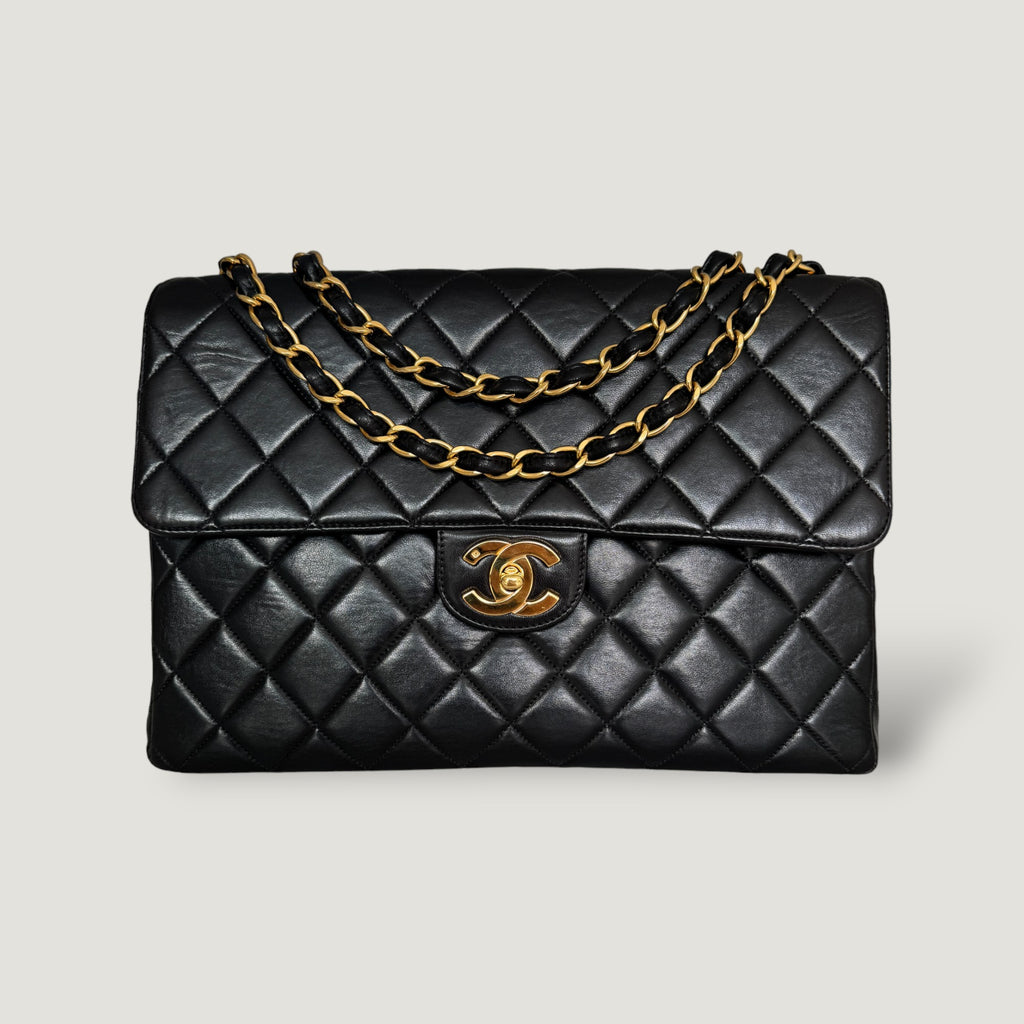 CHANEL Classic Jumbo